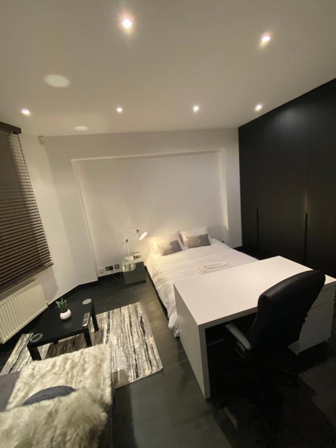 Beautiful Modern Studio In High Street Kensington Apartamento Londres Exterior foto